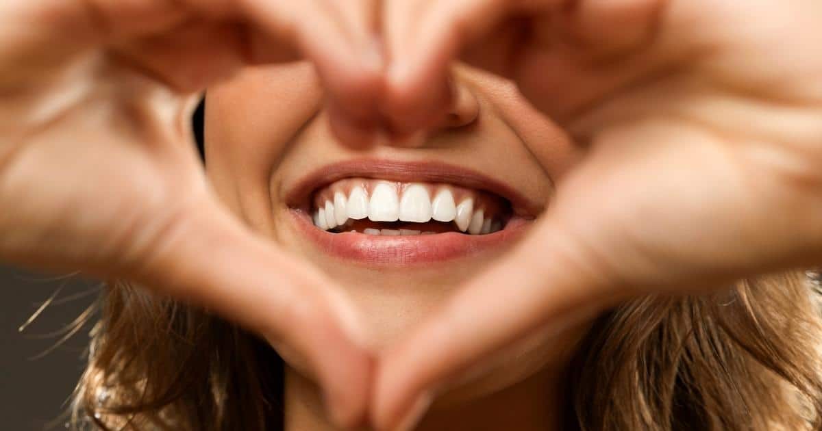 Read more about the article Clareamento Dental Profissional em Fortaleza: Descubra a Solução Ideal!